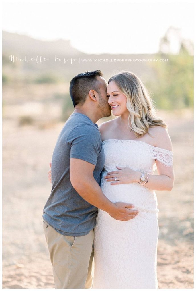 maternity photos in a field