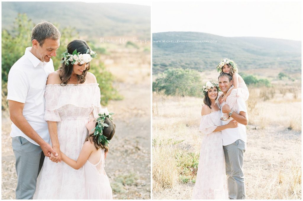 beautiful family portraits in a field