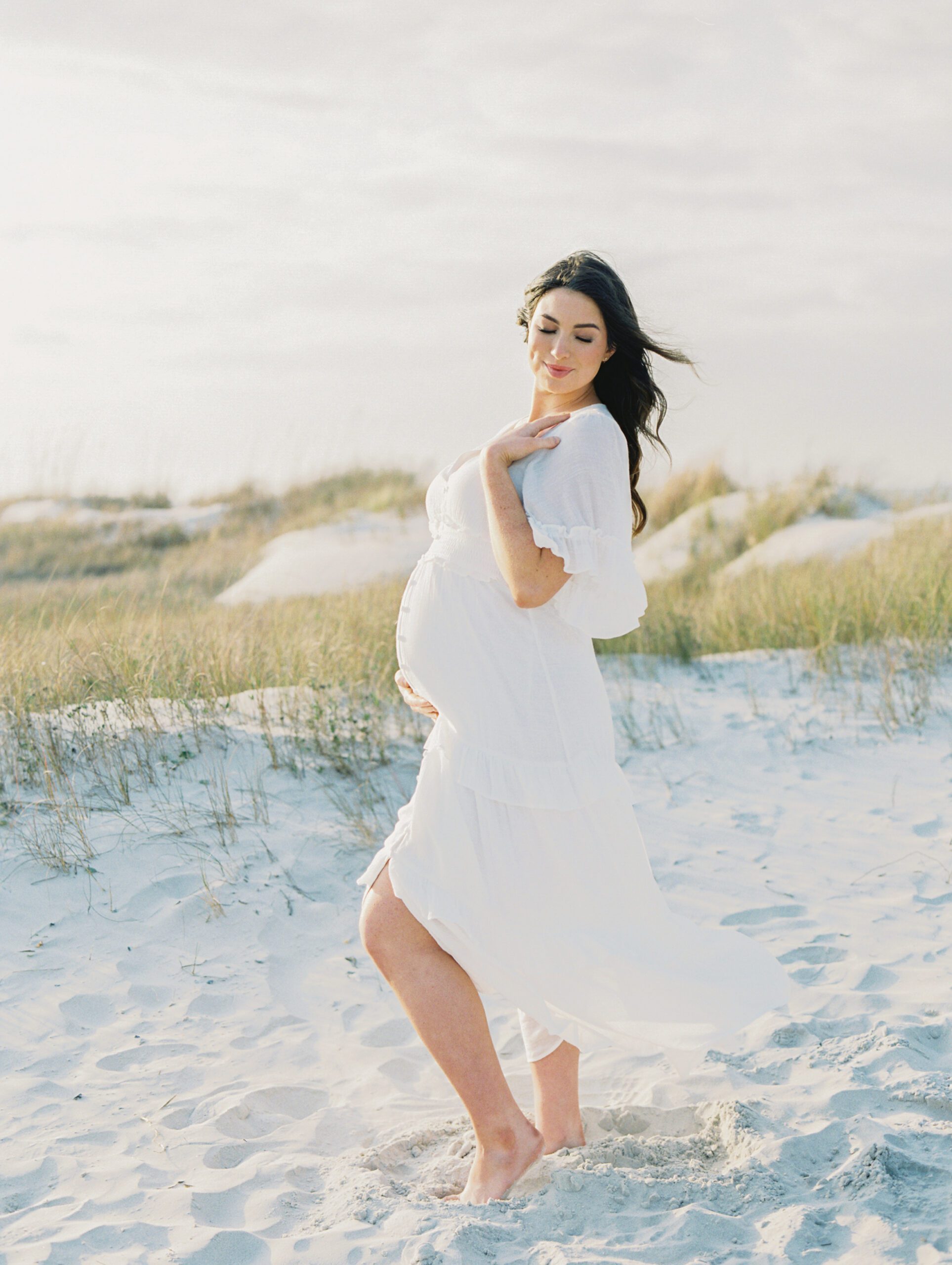 maternity photoshoot at beach